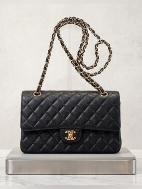 CHANEL Caviar Quilted Medium Double Flap